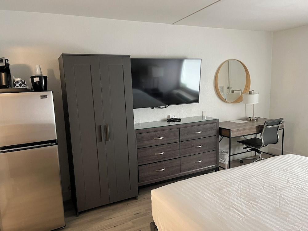 Revival Scottsdale Studios