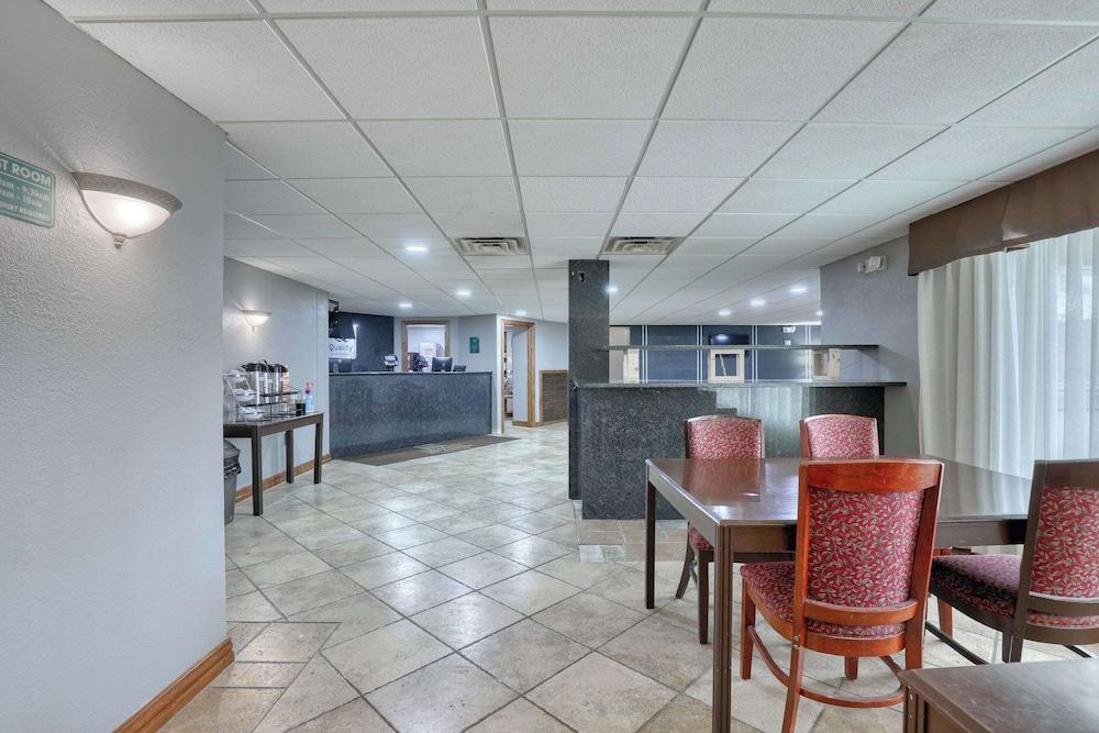 Quality Inn & Suites Green Bay Downtown