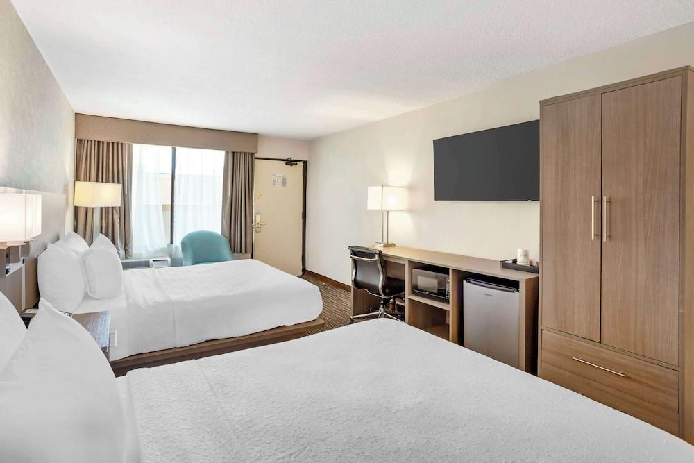 Best Western Mill River Manor