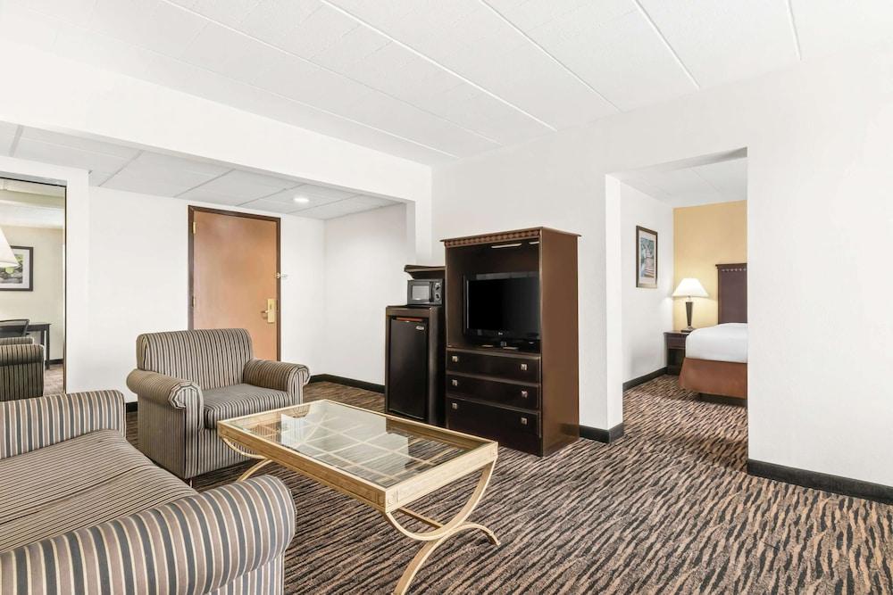 Best Western Hazlet Inn