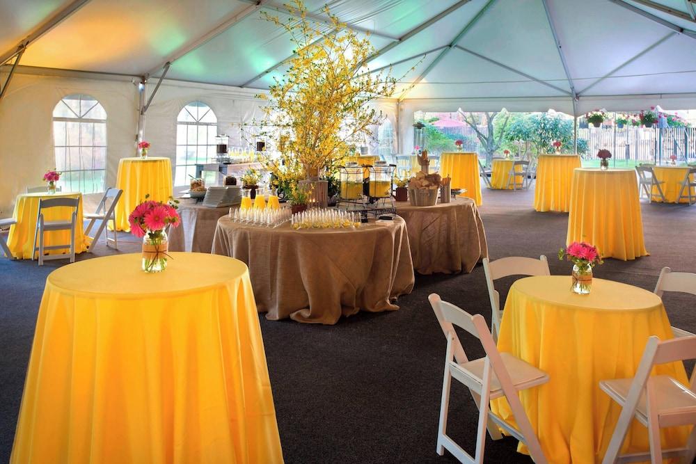 Trumbull Marriott Shelton