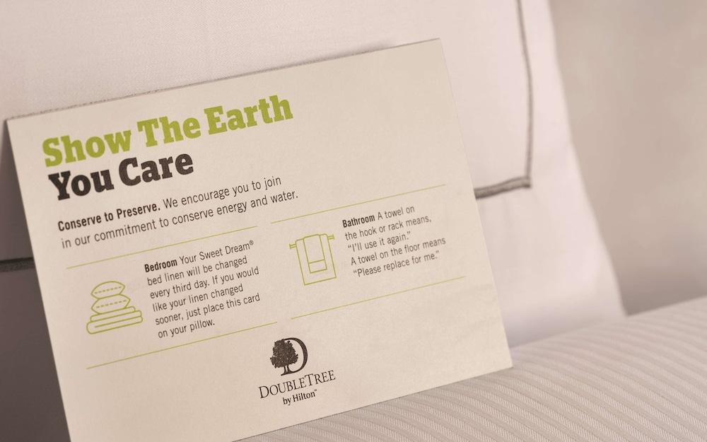 DoubleTree by Hilton Tampa Rocky Point Waterfront