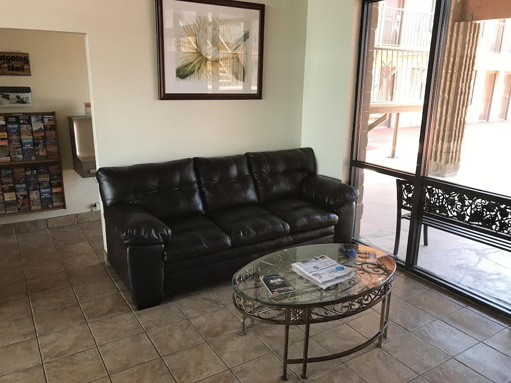 Quality Inn Benson I-10 Exit 304