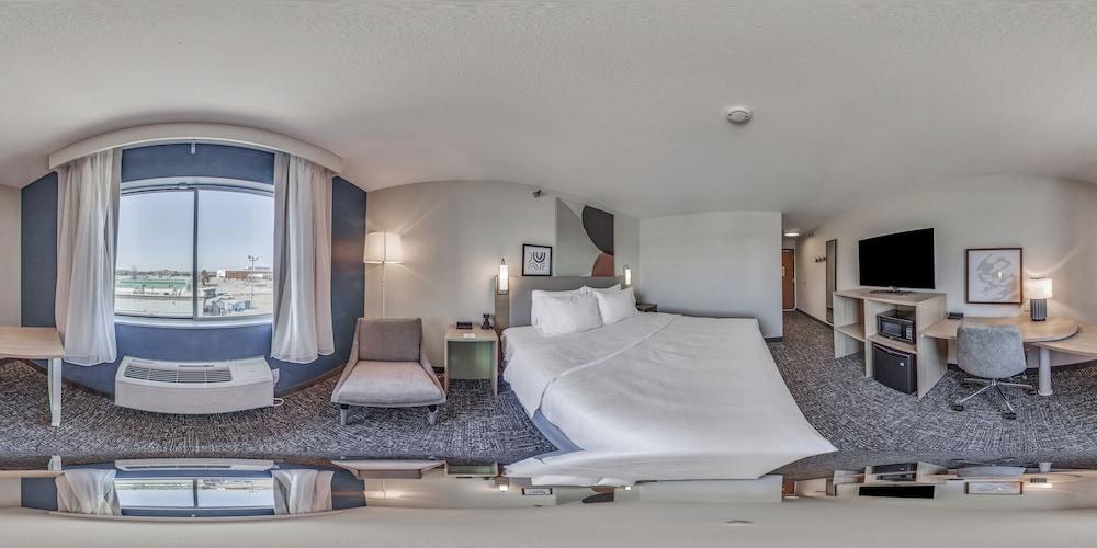 Spark by Hilton Moline Quad Cities