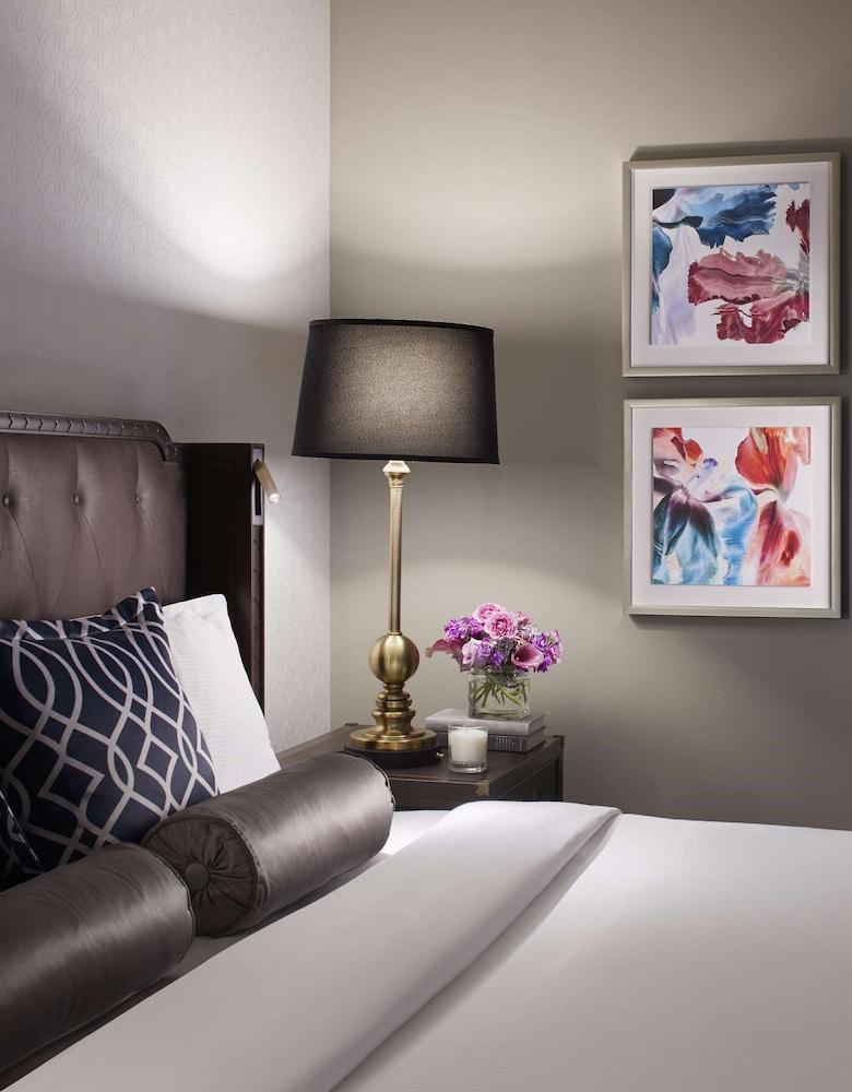 Fairmont Hotel Macdonald