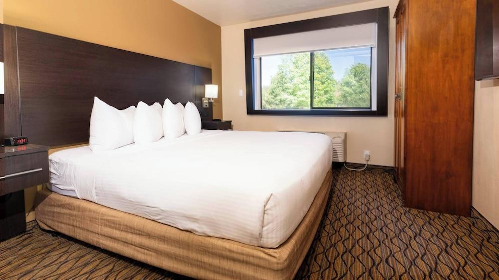 Grand Canyon Hotel and Suites