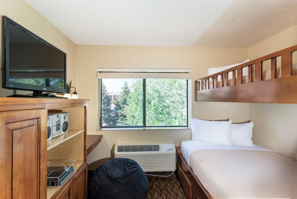 Grand Canyon Hotel and Suites