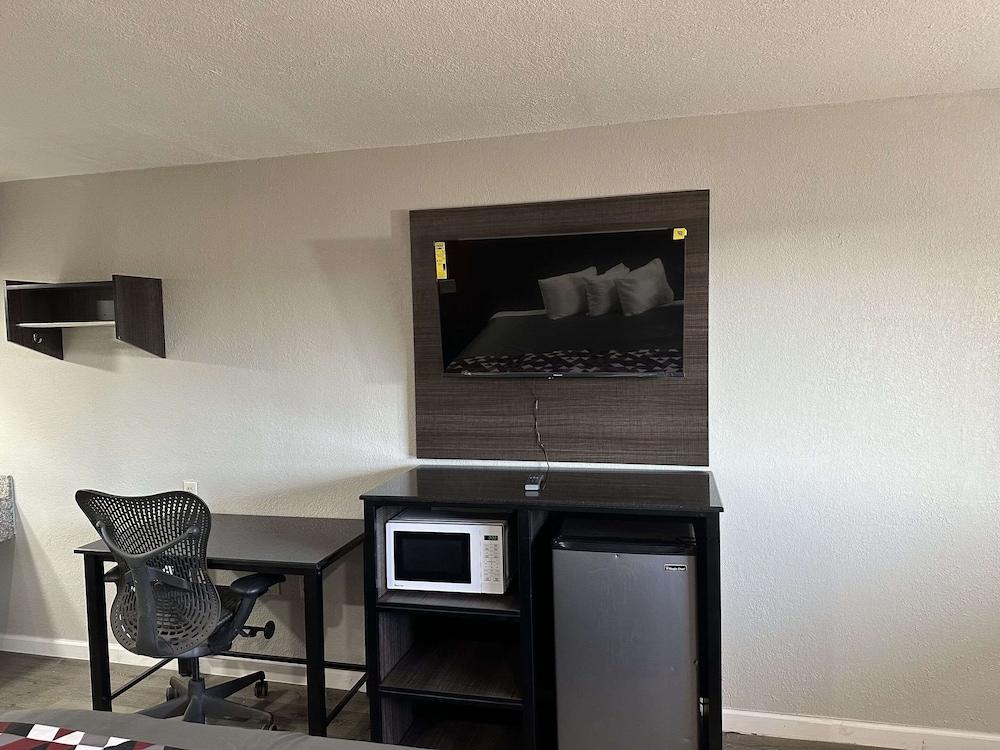 Rodeway Inn Jonesboro - Atlanta South