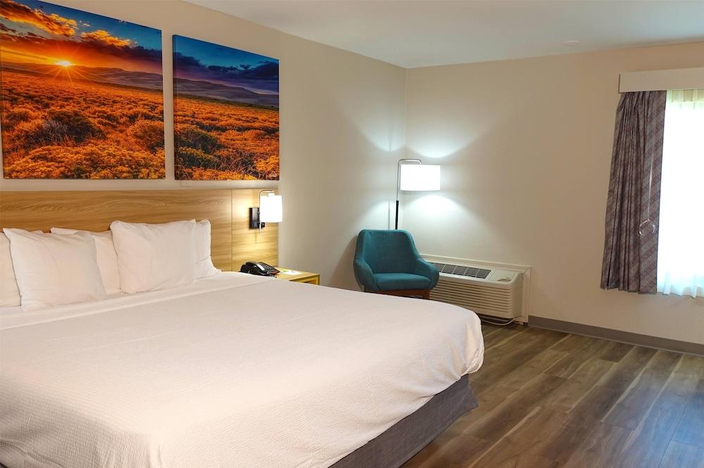 Days Inn by Wyndham Norman