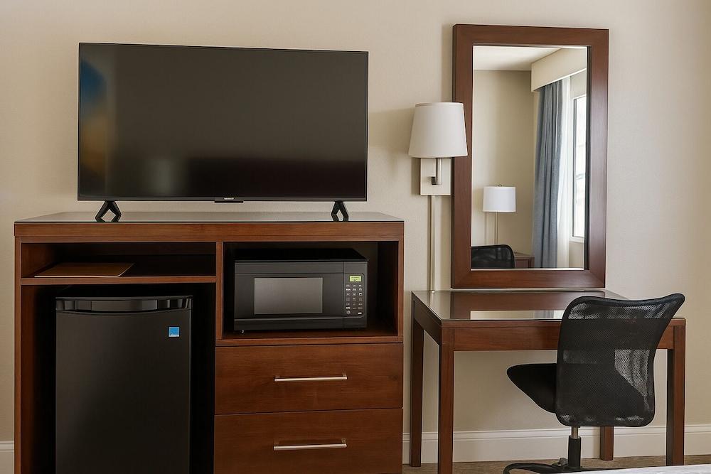 Days Inn by Wyndham Bradenton I-75