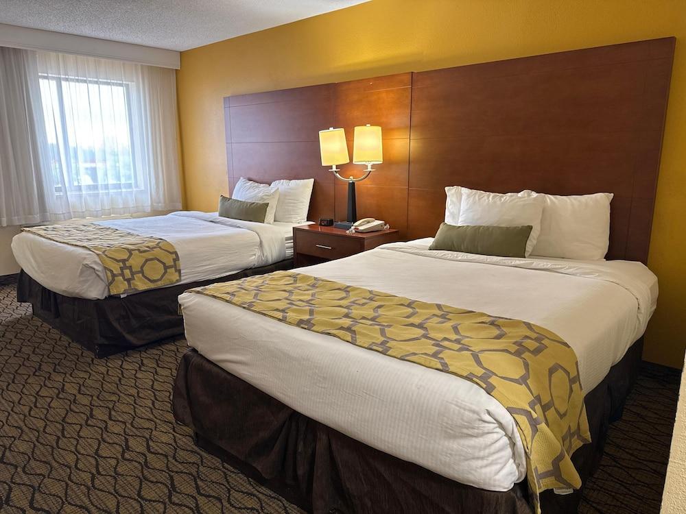 Baymont by Wyndham Mishawaka South Bend Area