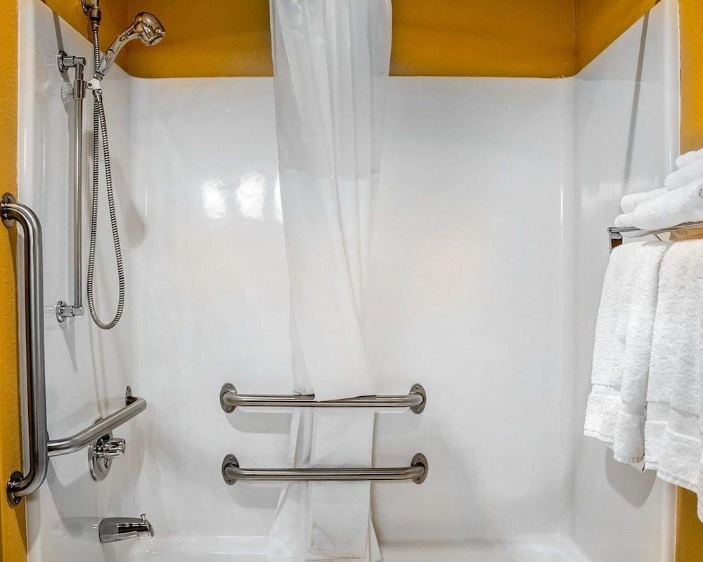 Quality Inn Manitowoc