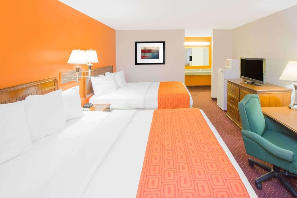 Howard Johnson by Wyndham Dothan