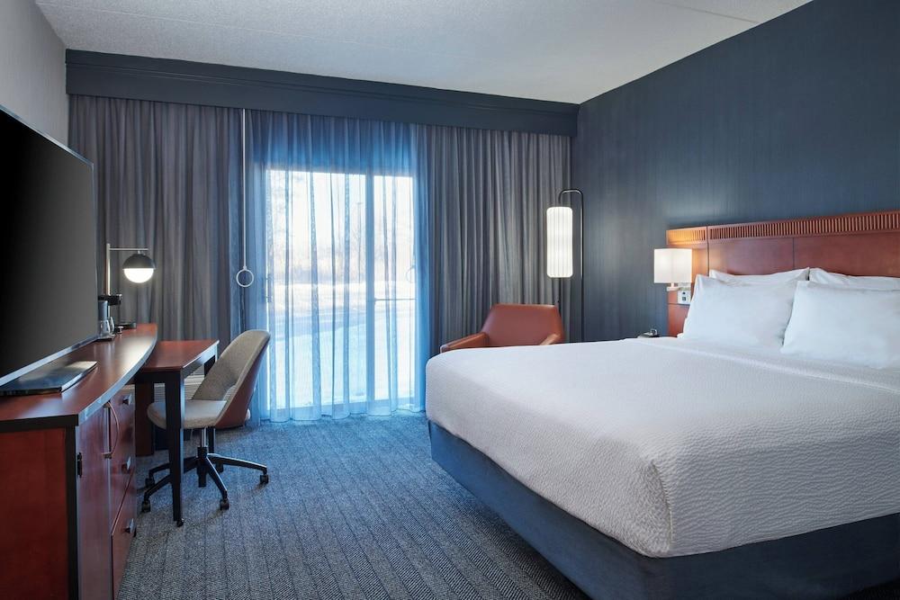 Courtyard by Marriott Chicago Lincolnshire