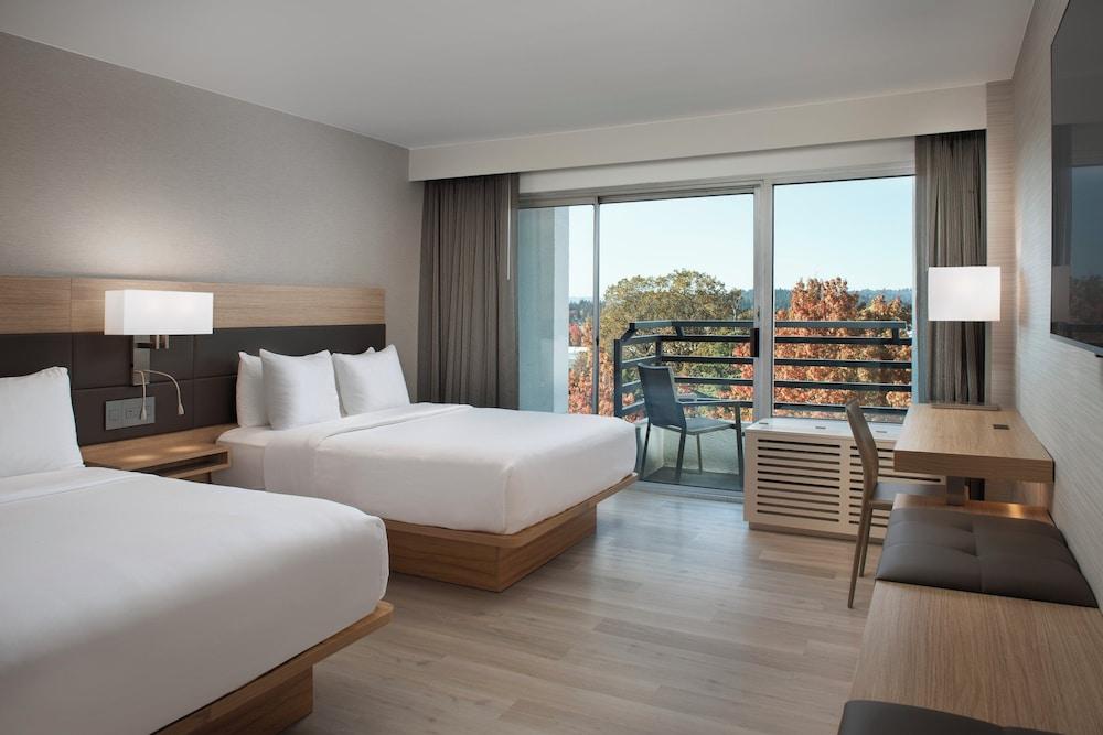 AC Hotel by Marriott Portland Lake Oswego