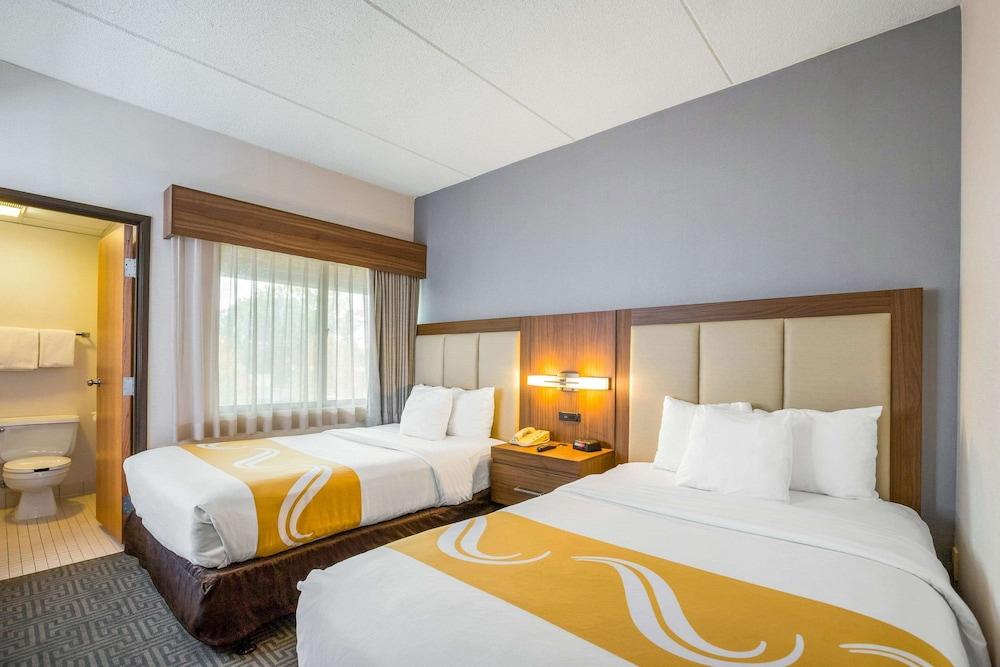 Quality Suites Lansing West