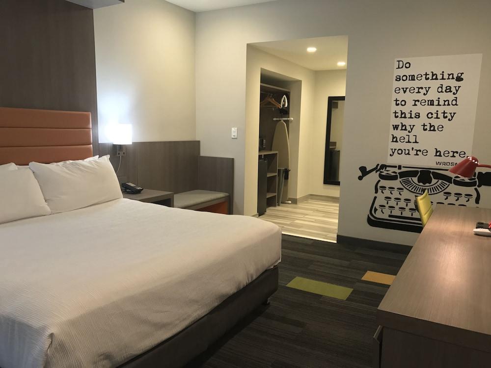 Rodeway Inn near Melrose Ave