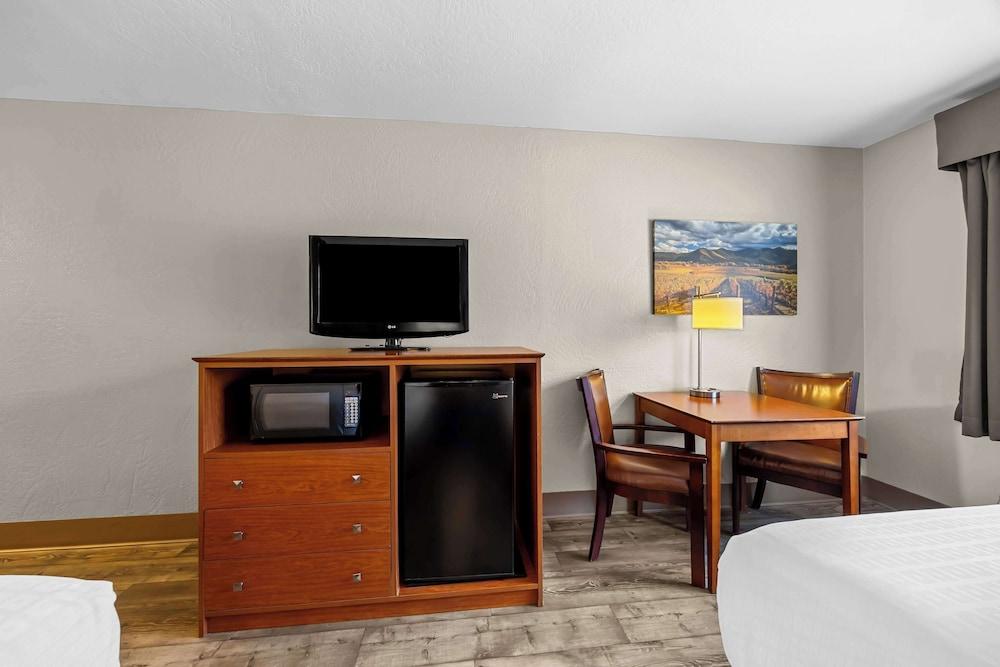 Best Western Inn At The Rogue