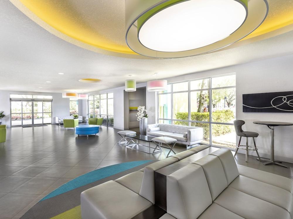 Avanti International Resort