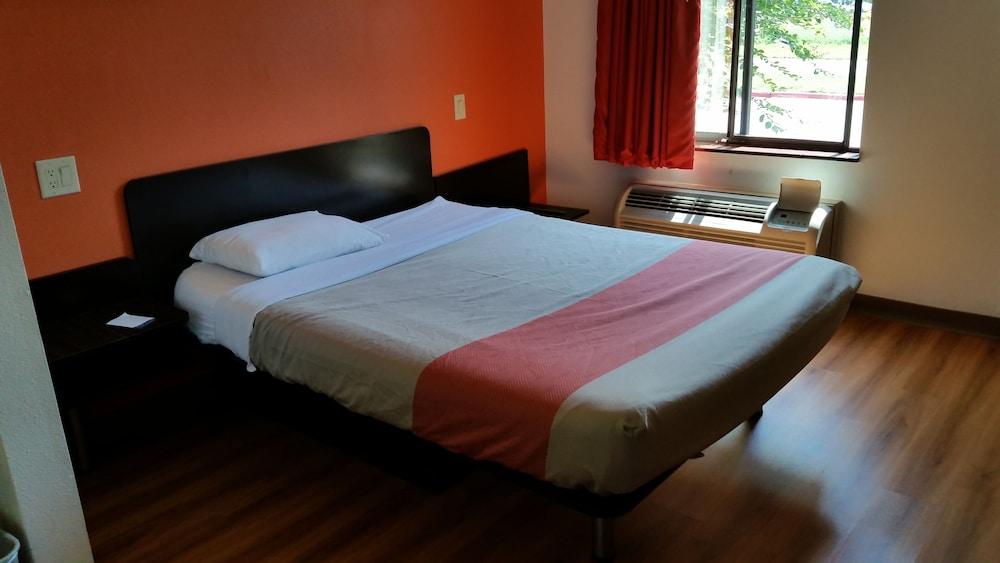 Motel 6 Plano, TX - West - Frisco