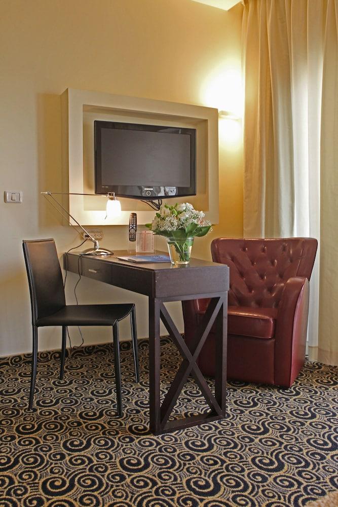 Sharon Hotel Herzliya