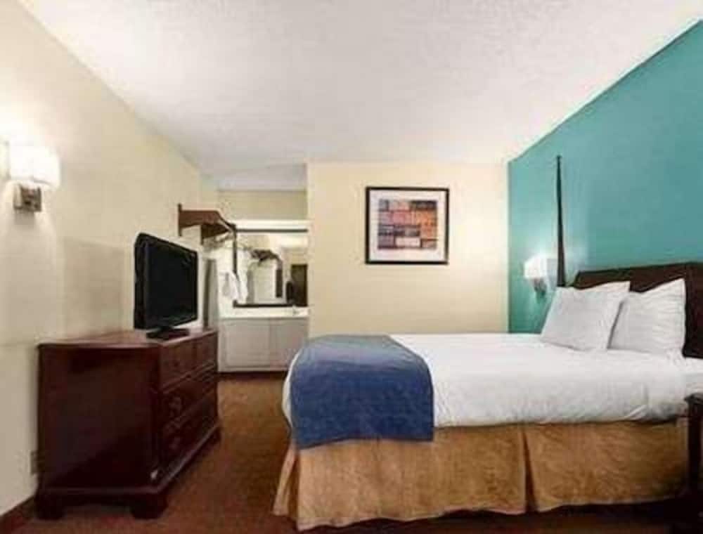Baymont Inn & Suites Florence by Wyndham