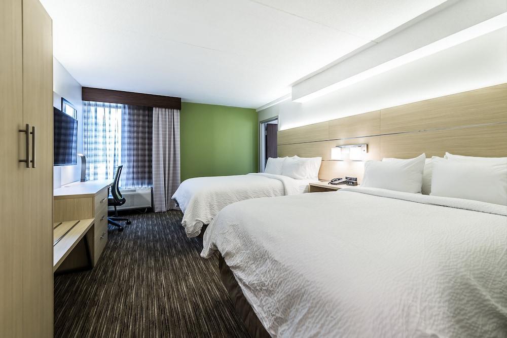 Holiday Inn Express Flint-Campus Area by IHG