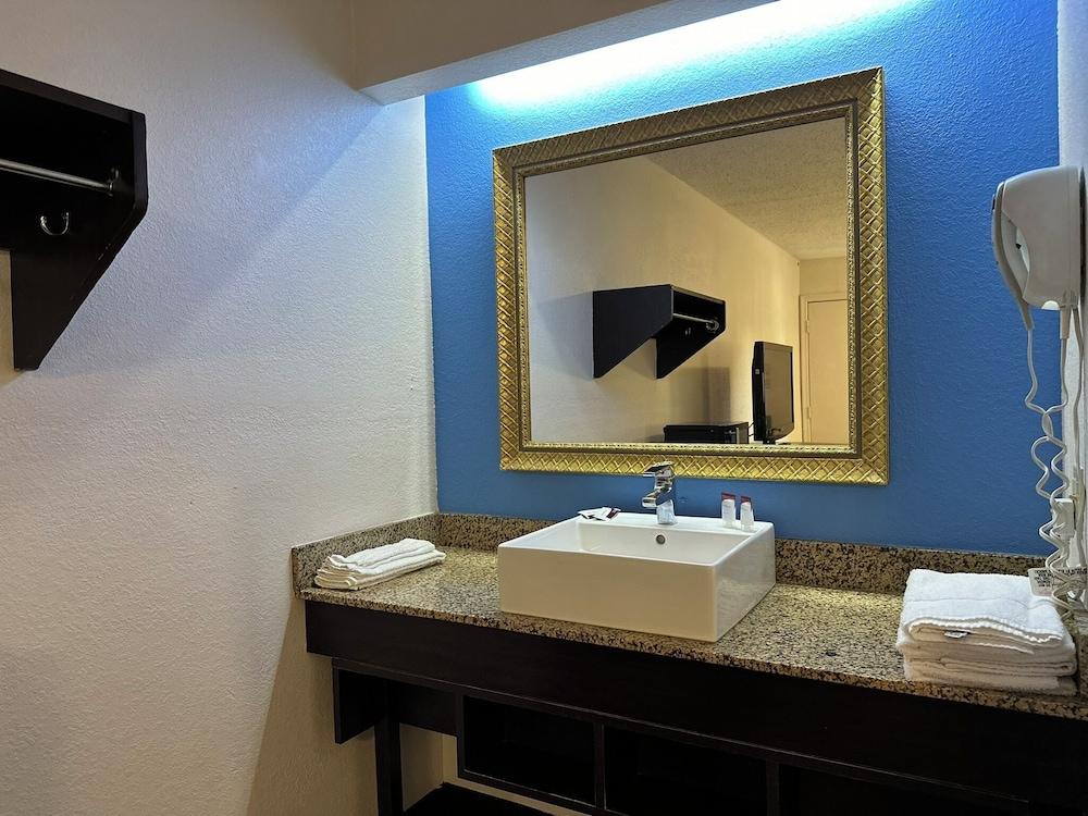 American Inn and Suites Bishop