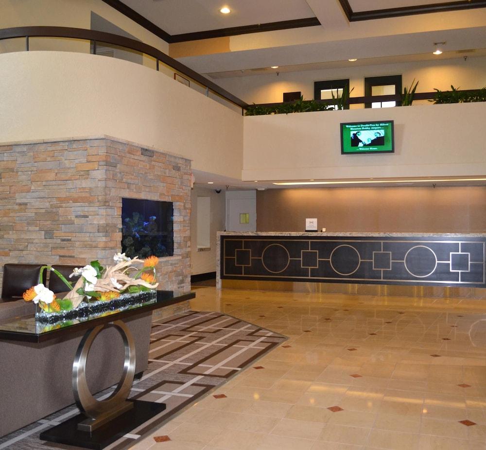 Doubletree by Hilton Houston Hobby Airport