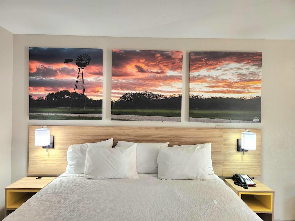 Days Inn by Wyndham McAllen