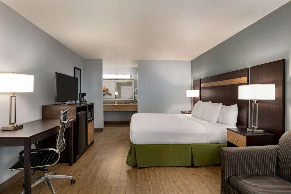 Days Inn by Wyndham Anderson