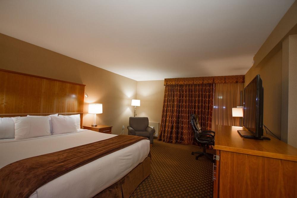 Mirabeau Park Hotel & Convention Center