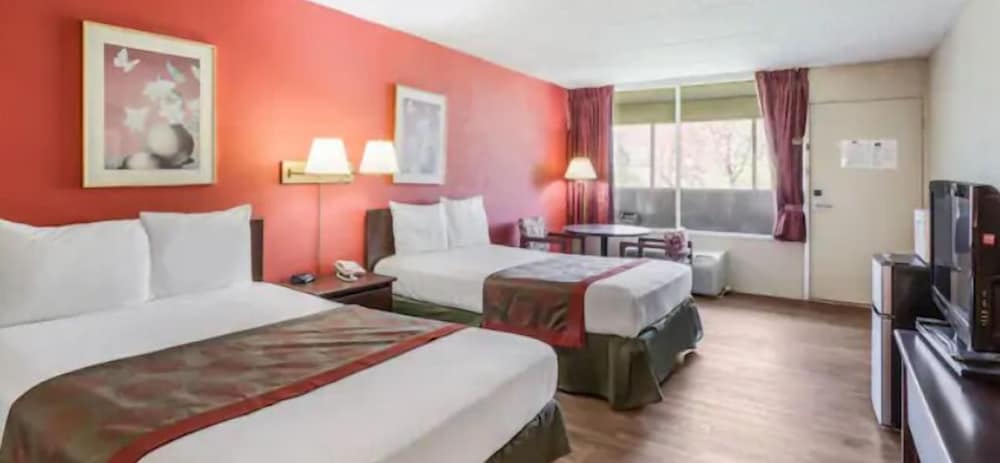 Red Carpet Inn Hazleton