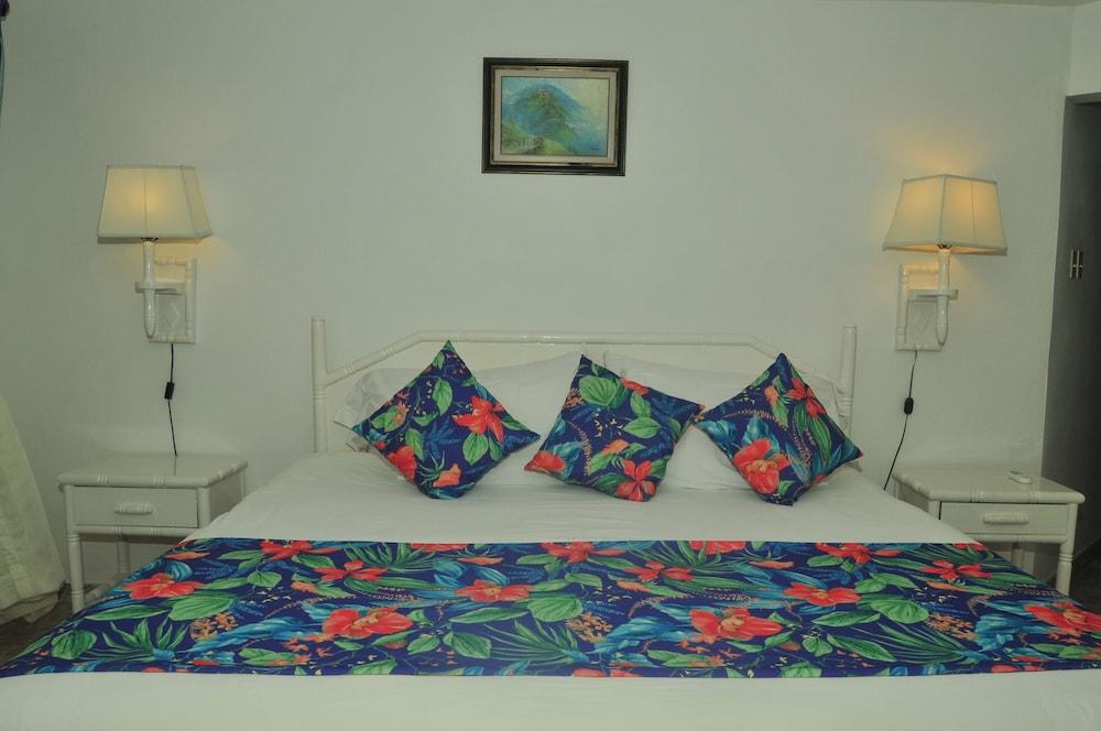 Negril Tree House Resort