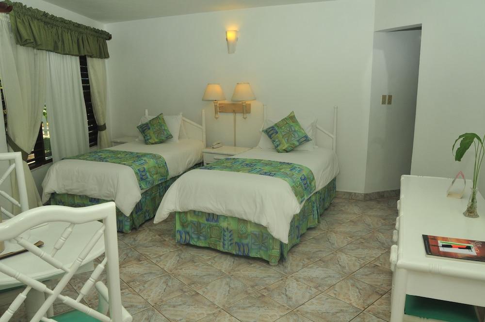 Negril Tree House Resort