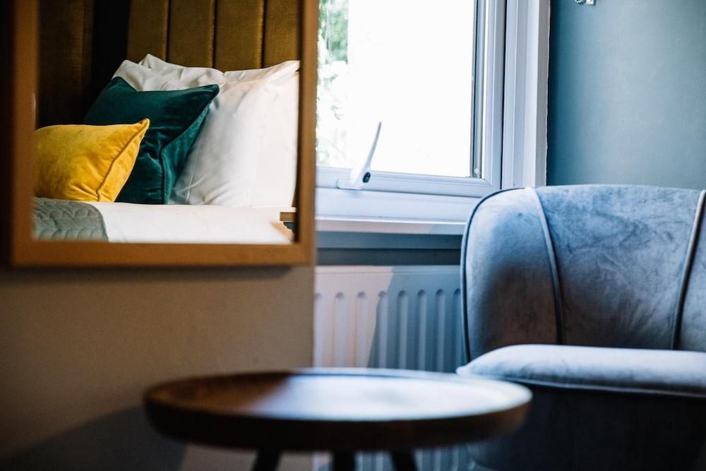 The Crooklands, BW Signature Collection