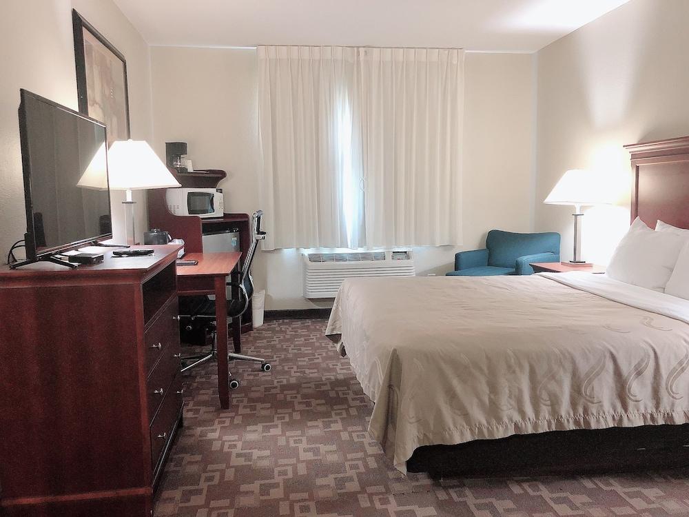 Quality Inn I-70 at Wanamaker