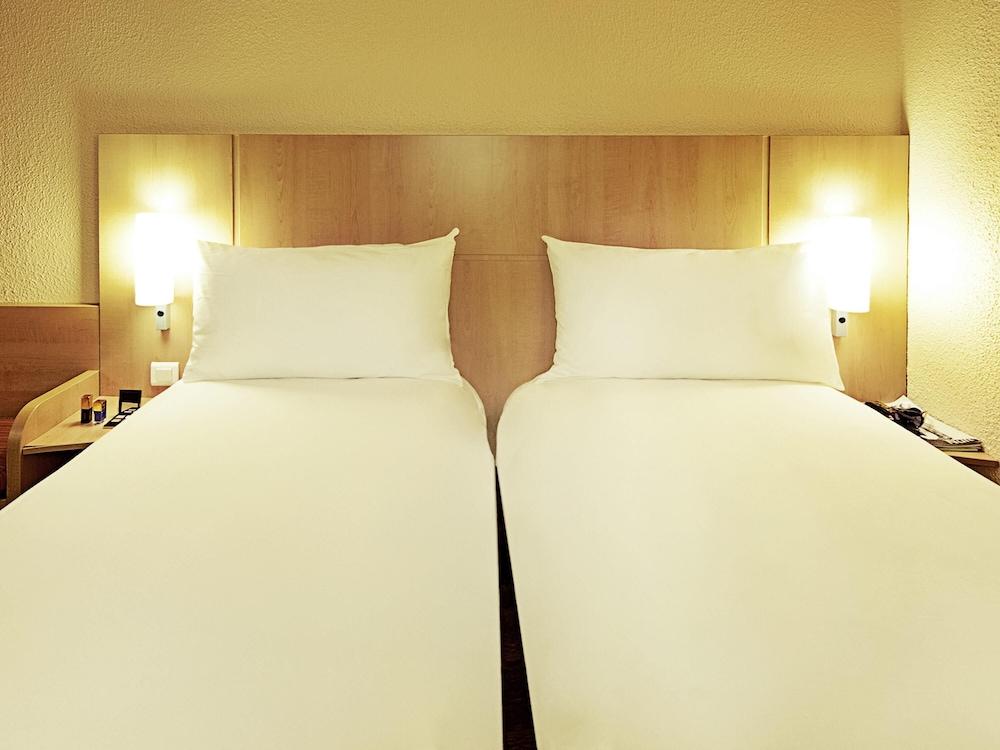 ibis Dieppe Val Druel