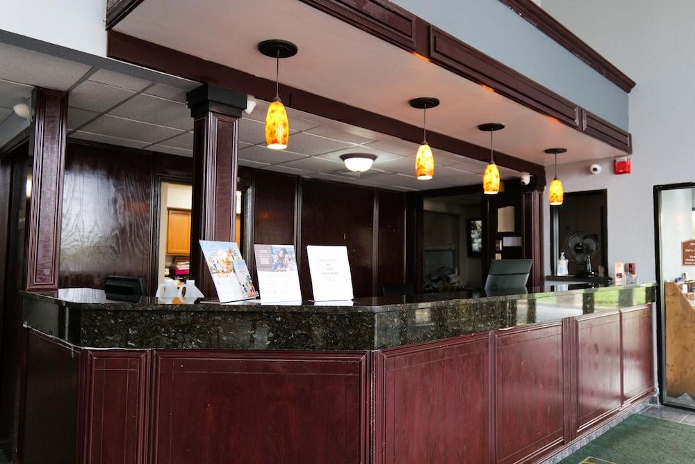 Baymont by Wyndham Flint Airport North