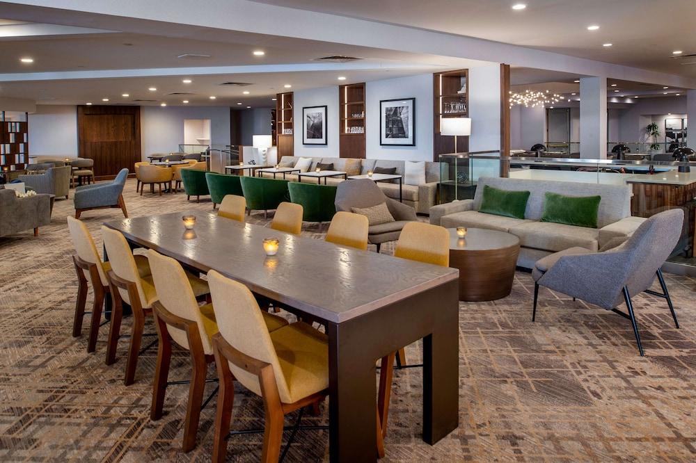 Hilton St. Louis Airport