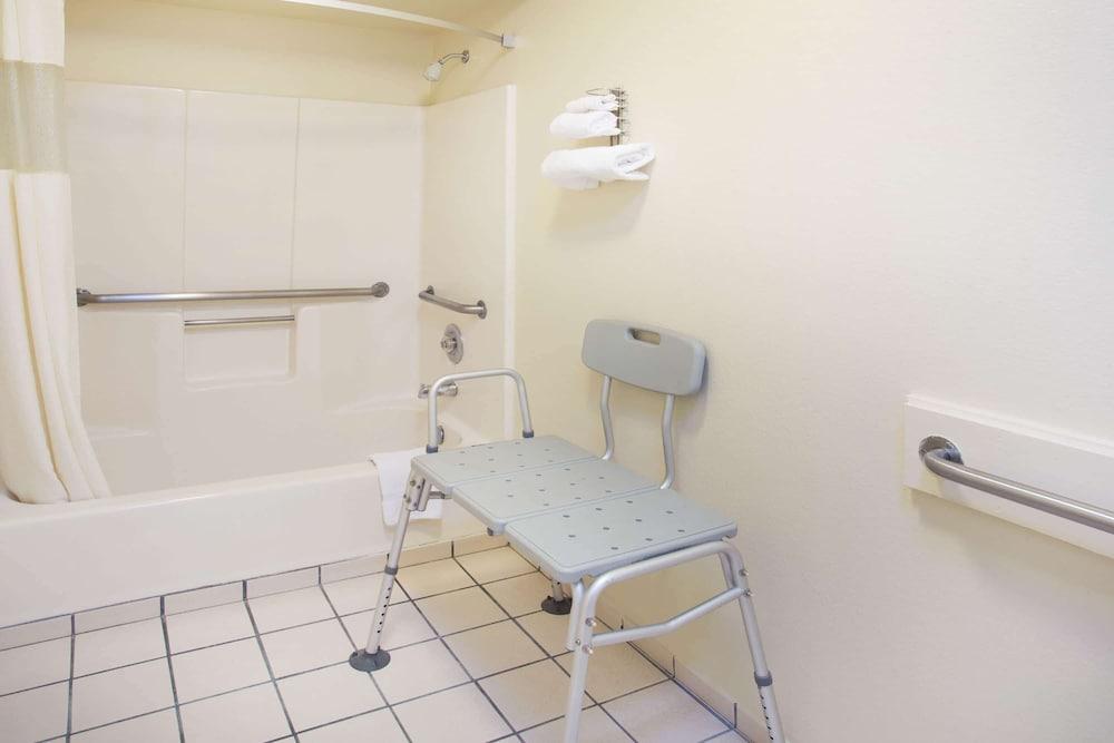 Travelodge by Wyndham Indio