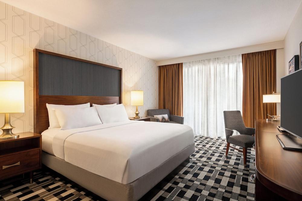 American Hotel Atlanta Downtown, Tapestry Collection Hilton