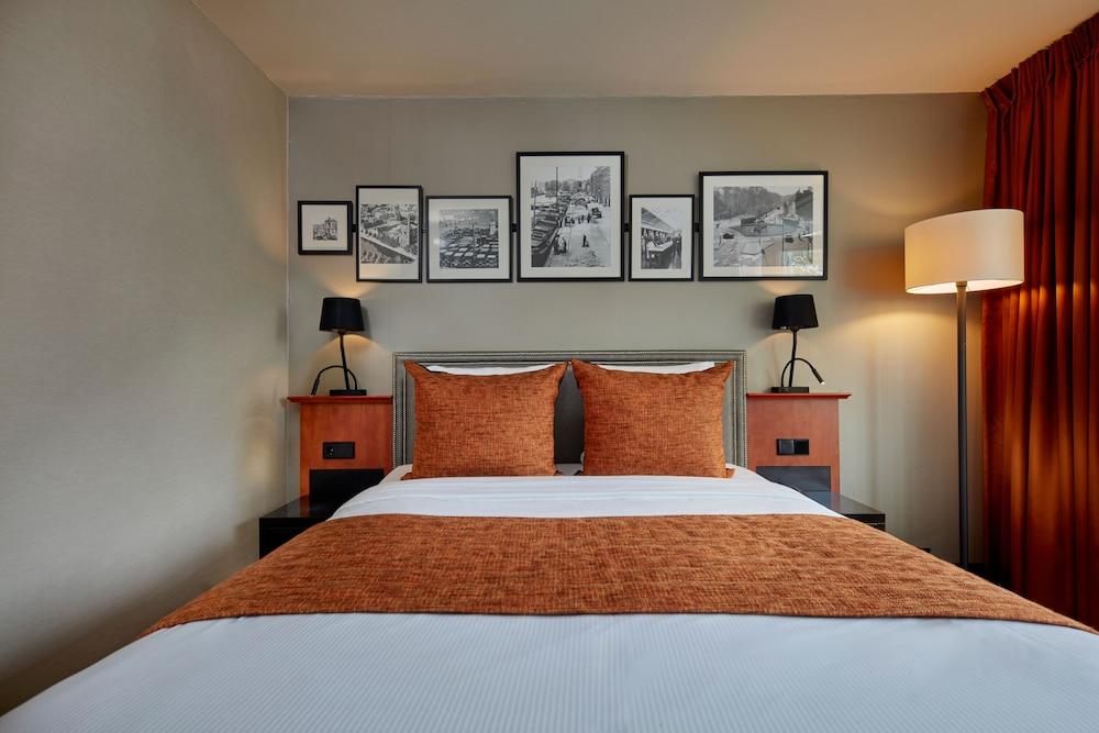 Carlton Square Hotel