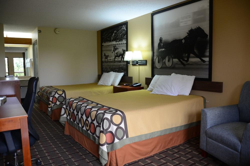 Super 8 by Wyndham Franklin Hwy 31