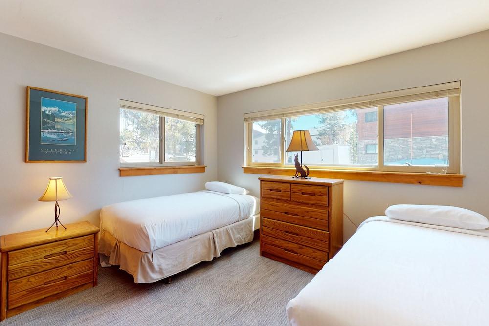 Pine Ridge Condominiums