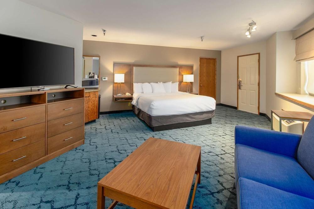 Red Lion Hotel Templin's on the River