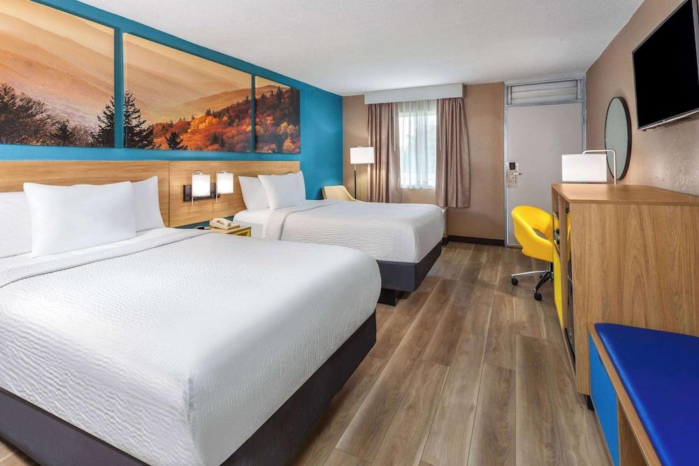 Days Inn by Wyndham Shelby