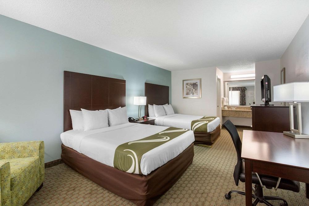 Quality Inn Clute Freeport