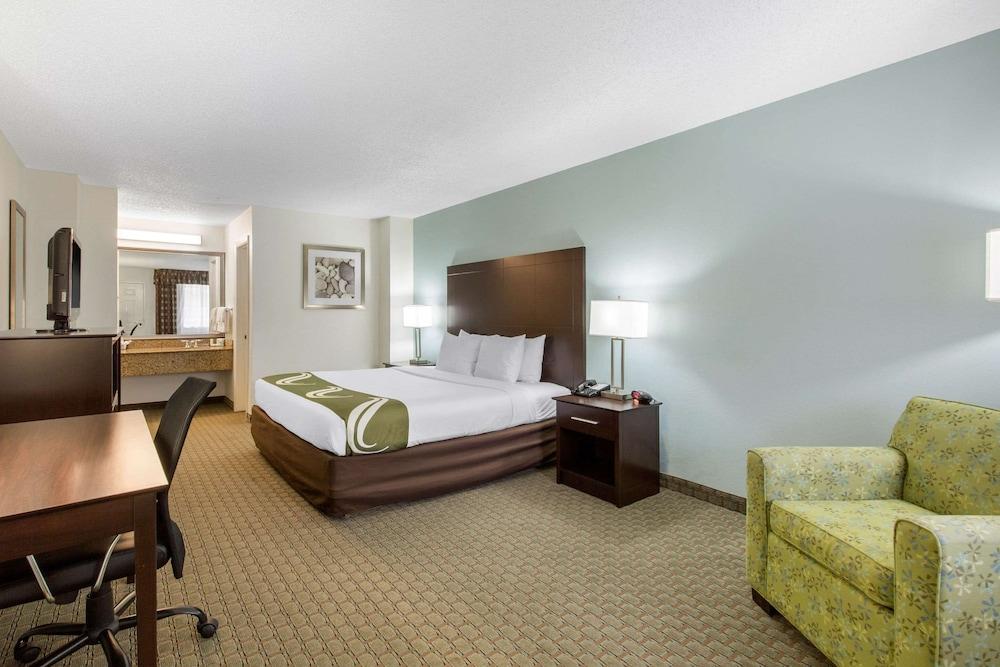Quality Inn Clute Freeport