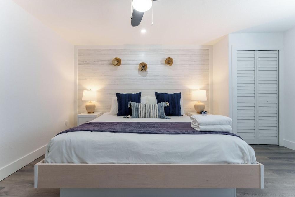 Siesta Key Beach Resort and Suites